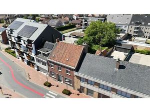 Authentieke woning met tuin en garage in het rustige Ooigem