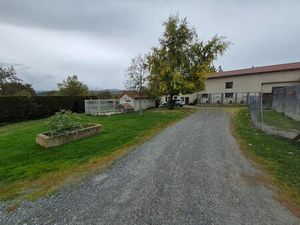 Chalain-d'Uzore 42600 propriété avec dépendances et 5 hectares