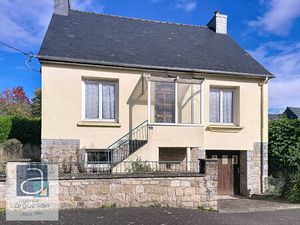 MERDRIGNAC - Maison avec sous-sol complet et beau potentiel de rénovation