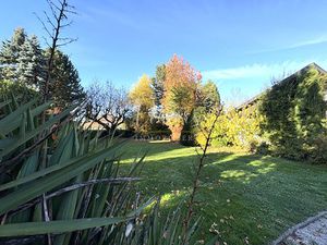 VIEUGY centre  EXCLUSIF ! Maison de caractère et terrain constructible