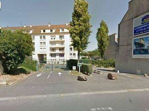 Location Garage box et parking à Caen (14000) : à louer / 1m² Caen