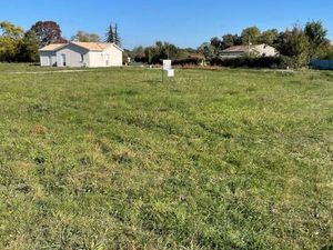 Terrain 1 300 m² Saint Christoly De Blaye