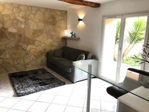 Location meublée appartement 1 pièce 20 m² à Sollies-pont (83210)  560 €