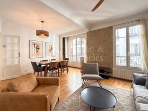 Location meublée appartement 3 pièces 68 m² à Courbevoie (92400)  2 150 €