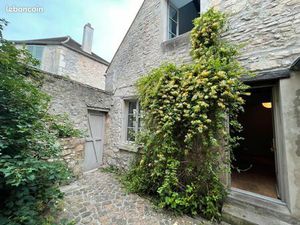 Maison à louer dans le centre historique de Senlis