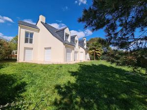 Location maison 7 pièces 182 m² à Carquefou (44470)  1 990 €