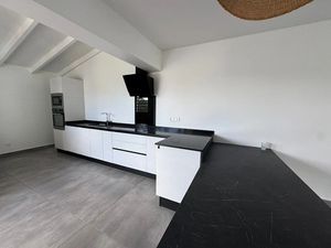 Location maison 4 pièces 121 m² à Baie mahault (97122)  2 200 €