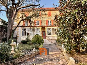 SAVIGNY COEUR DE VILLAGE APPT. T6 ENTIEREMENT RENOVÉ 166 M2 