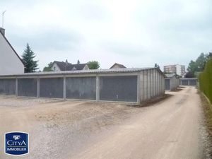 Parking à louer 14 m² - Bourges (18) - 50€