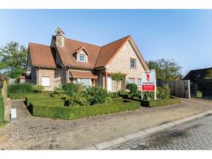 IN OPTIE. Luxueuze villa met 5 slks en 2bdks op 1595m2