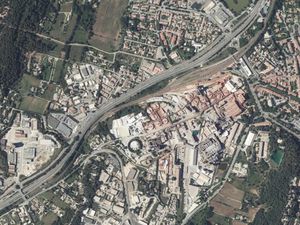 LOCATION LOCAL COMMERCIAL 104 m2 GARDANNE - RETAIL PARK