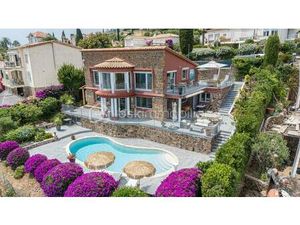 Annonce vente villa 5 pièces de 219m2 à Saint raphael (83530) - ParuVendu.fr ref 992783177