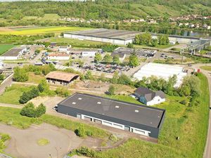 en vente Local commercial 1 260 m² – 780 000 € |Rettel