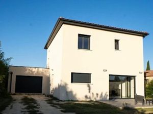 Vente villa 4 pièces 119.4 m² à Pierrelatte (26700)  312 000 €