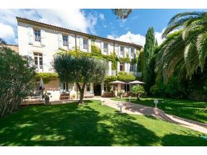 Manoir avec piscine et garage