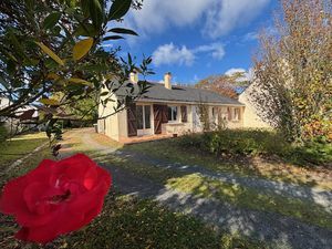 Très rare sur le secteur Maison de plain-pied rénovée à Vi