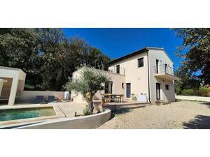 Maison contemporaine avec piscine et jardin Vacqueyras (84)