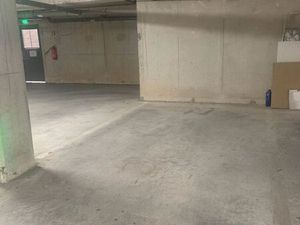 Parking/box 13 m² TRETS