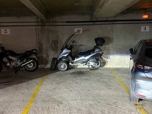 Place de parking couverte à Montigny-le-Bretonneux