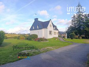 Maison familiale avec vue panoramique et terrain constructible à Monteneuf