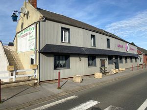 Ensemble immobilier sur l'axe Poix / Aumale