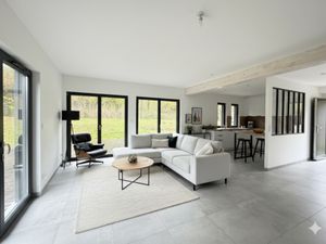 Maison récente dans un cadre privilégié La Boissière-École