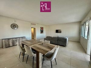 À LOUER - Maison mitoyenne meublée F5 à GOYAVE