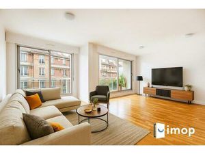 4 PIECES ETAGE ELEVE AVEC ASCENSEUR ET BALCON