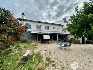 À vendre – Grande maison familiale avec terrain de 5240 m² et accès à la rivière