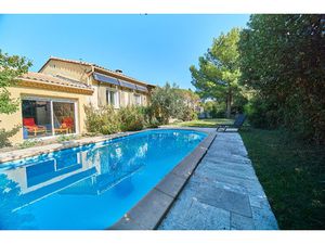 Maison à vendre EYGUIERES 6 pièce(s) 150m2 620 000€