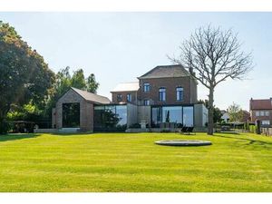 Karaktervol herenhuis met modern comfort in een groene  landelijke setting