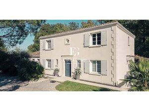 Maison avec piscine et jardin Nersac (16)