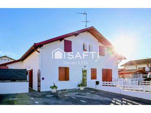 Vente immeuble 350 m² Saint-Palais (64120)