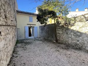Location maison 3 pièces 44.75 m² à Venelles (13770)  990 €
