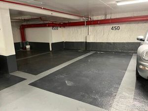 Parking à vendre plein paris 7eme