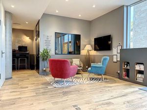 Boutique 75 m² MOUGINS