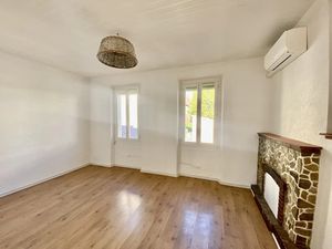 Location appartement 4 pièces 63 m² à La Londe-les-Maures (83250)  865 €