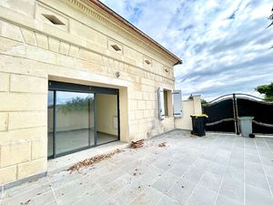 Maison de ville avec grande terrasse !