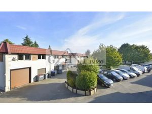 Entrepôt & bureaux 456 m²