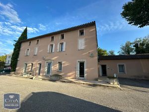 Local professionnel à louer 82 m² - Carpentras (84) - 1 467€