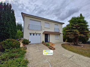 Vente maison 4 pièces 121 m² à Naintre (86530)  166 000 €