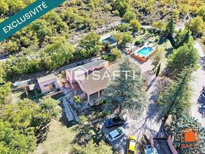 Annonce vente maison 8 pièces de 160m2 à Aiguines (83630) - ParuVendu.fr ref 992783221264