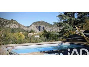 Maison contemporaine avec piscine et jardin Anduze (30)