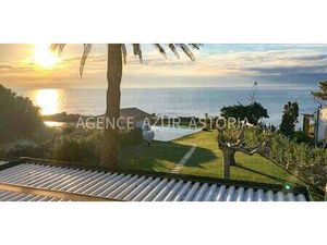 Villa avec piscine et terrasse Les issambres (83)