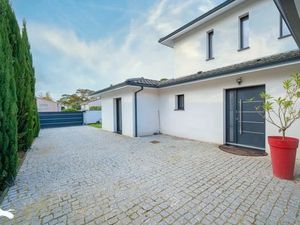 Vente maison 5 pièces 168 m² à Saint-Médard-d'Eyrans (33650)  599 000 €