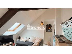 T4 77 m2 FRANOIS centre-ville  en attique d'une Résidence rénovée  trois chambres et beaux