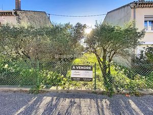 Vente terrain 330 m² à Cheval-Blanc (84460)  159 000 €