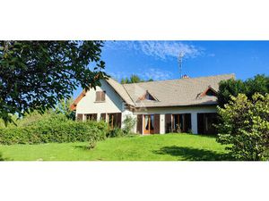 Maison située à GOUX  240 m² sur un terrain de plus de 11 000 m² entièrement clos.