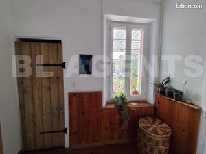 Appartement 3 pièces 220 m²