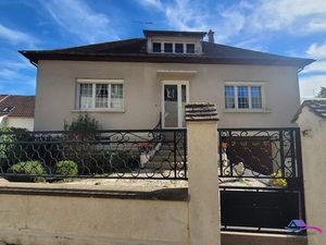 Vente maison 6 pièces 113 m² à Le chatelet (18170)  96 700 €